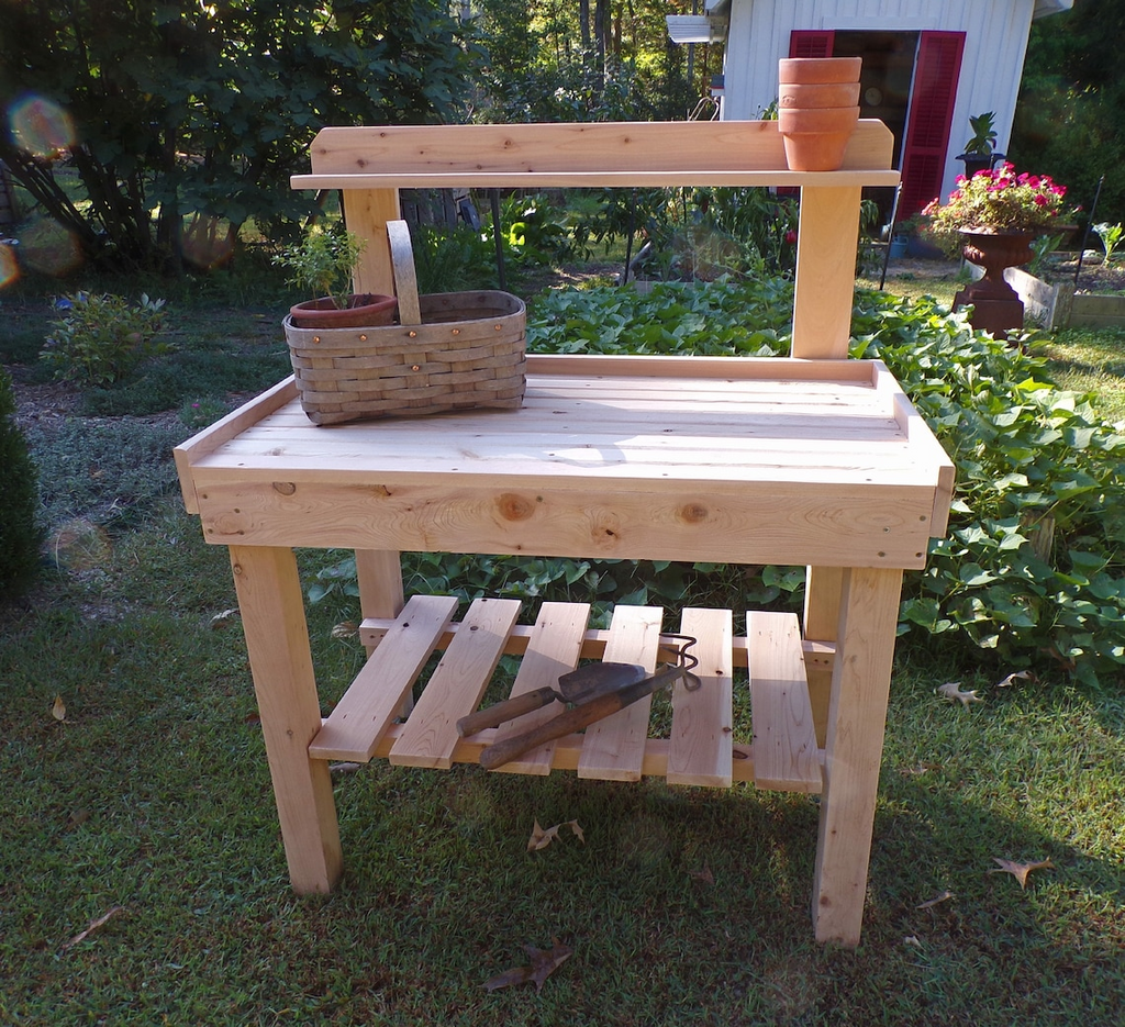 Handmade Cedar Potting Bench Outdoor Garden Work Table with Storage Shelf